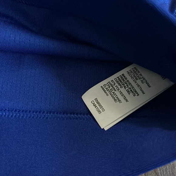 New Under Armour Women's Alter Ego HeatGear Compression Sports Bra - Picture 10 of 10